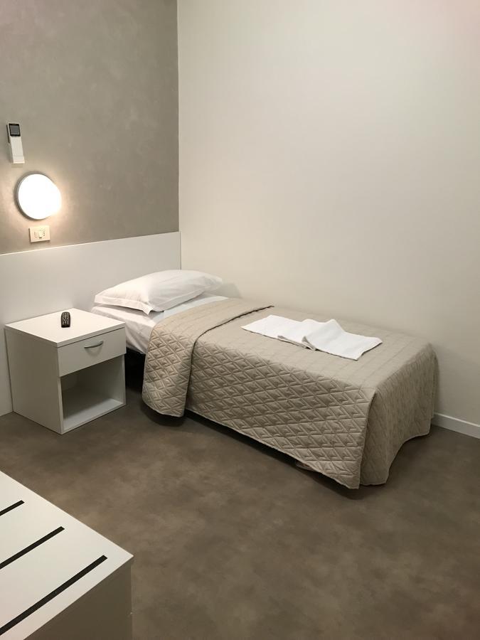 Cristina Hotel 2*