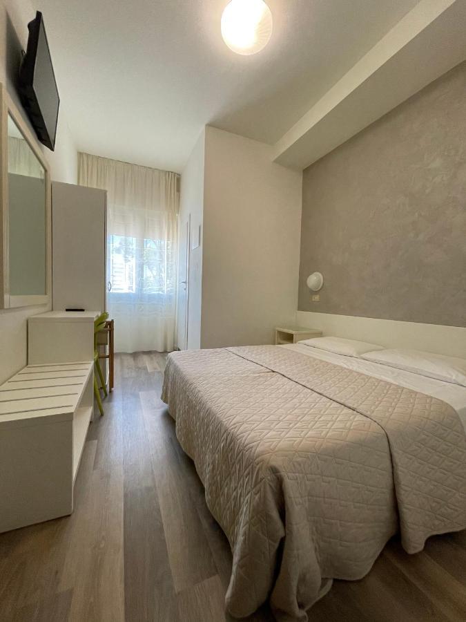 Cristina Hotel