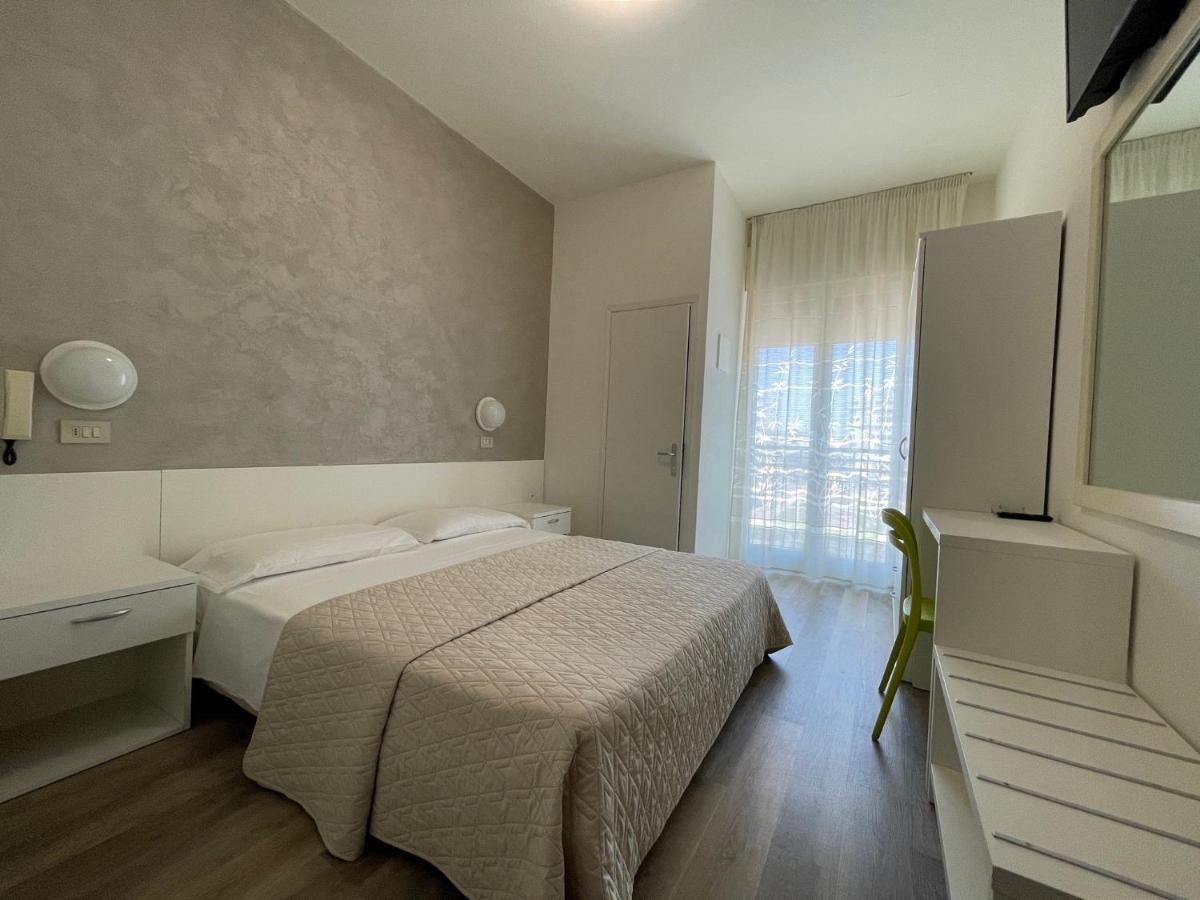 Hotel Cristina 2*