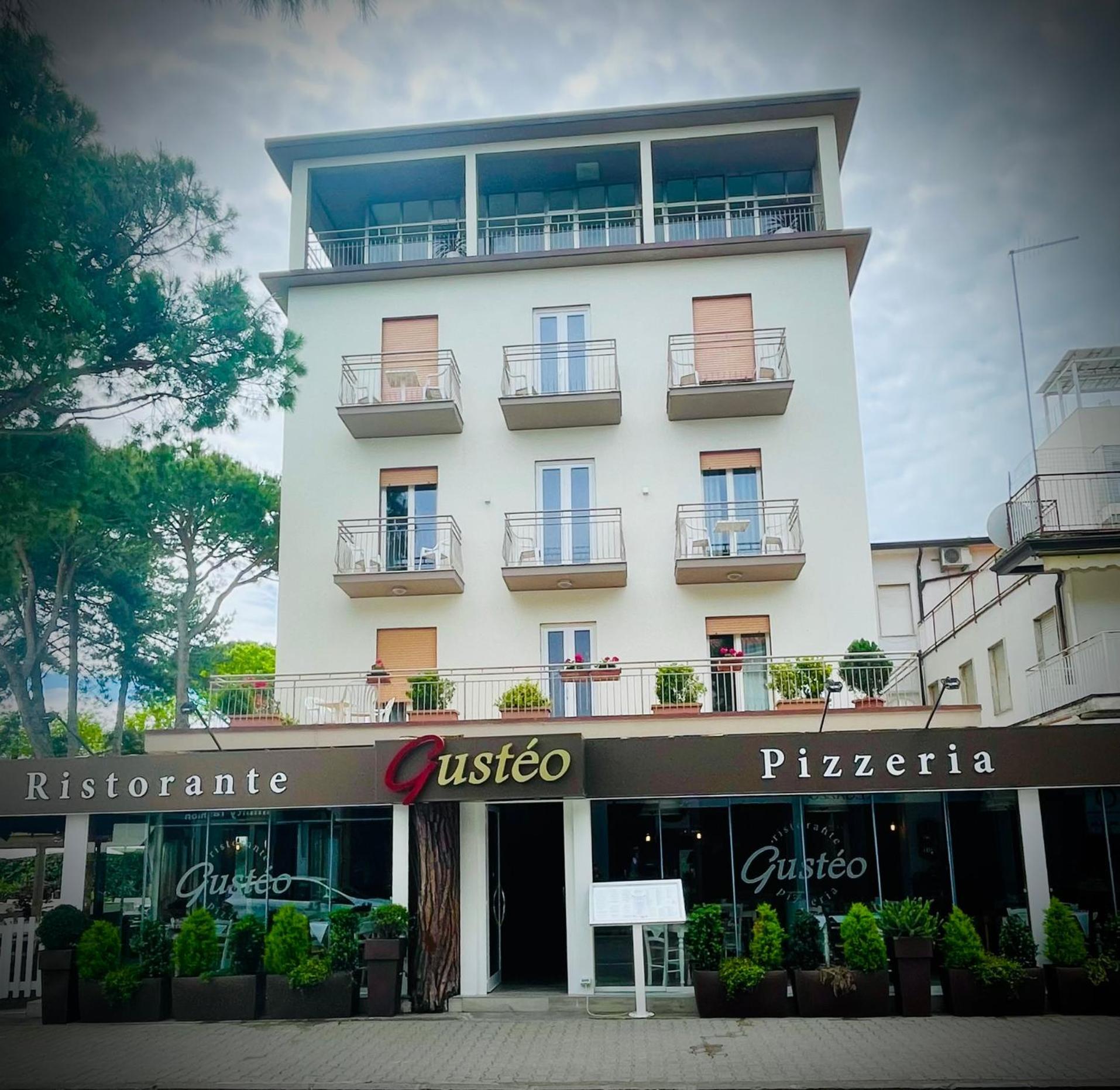 Cristina Hotel
