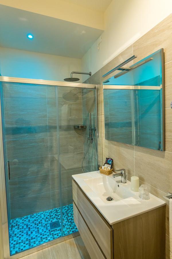 Cristina Hotel 2*
