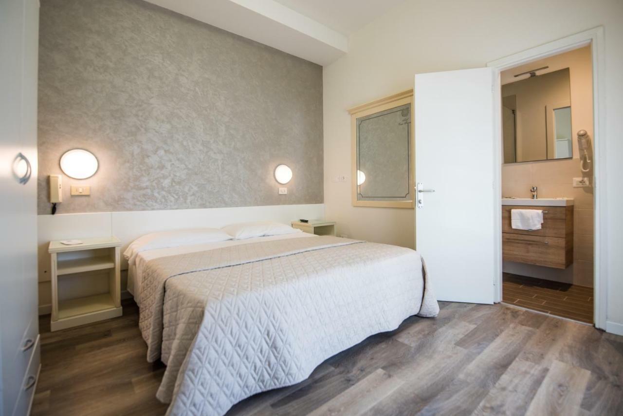 Cristina Hotel